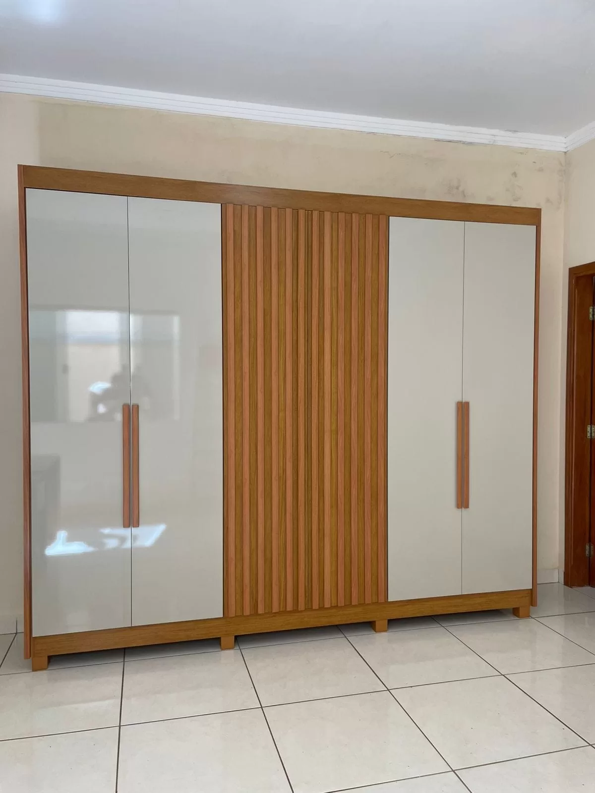 G.ROUPA DIAMANTE 100% MDF DIAMANTE