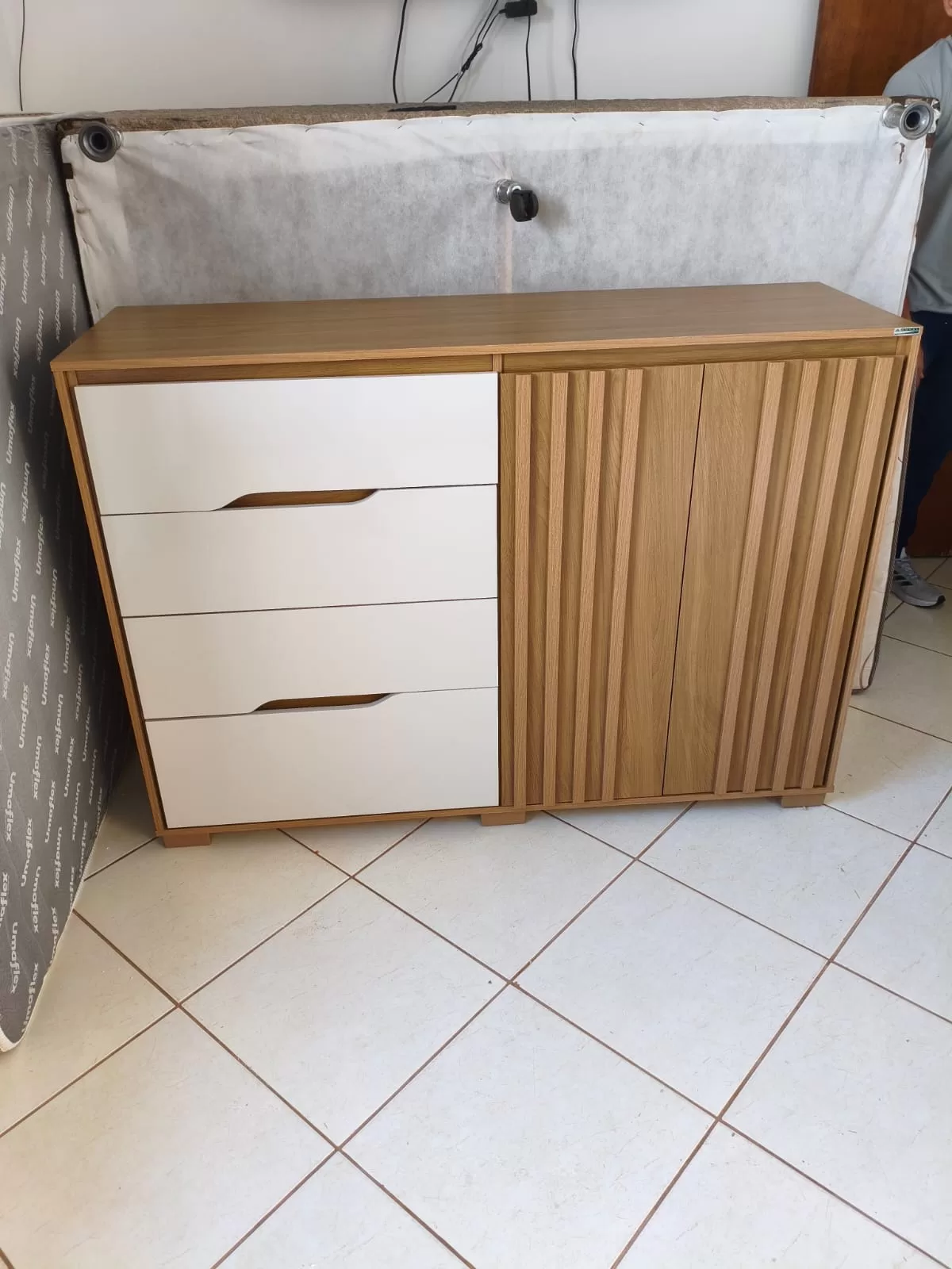 COMODA TEXAS RIPADA 147 CM