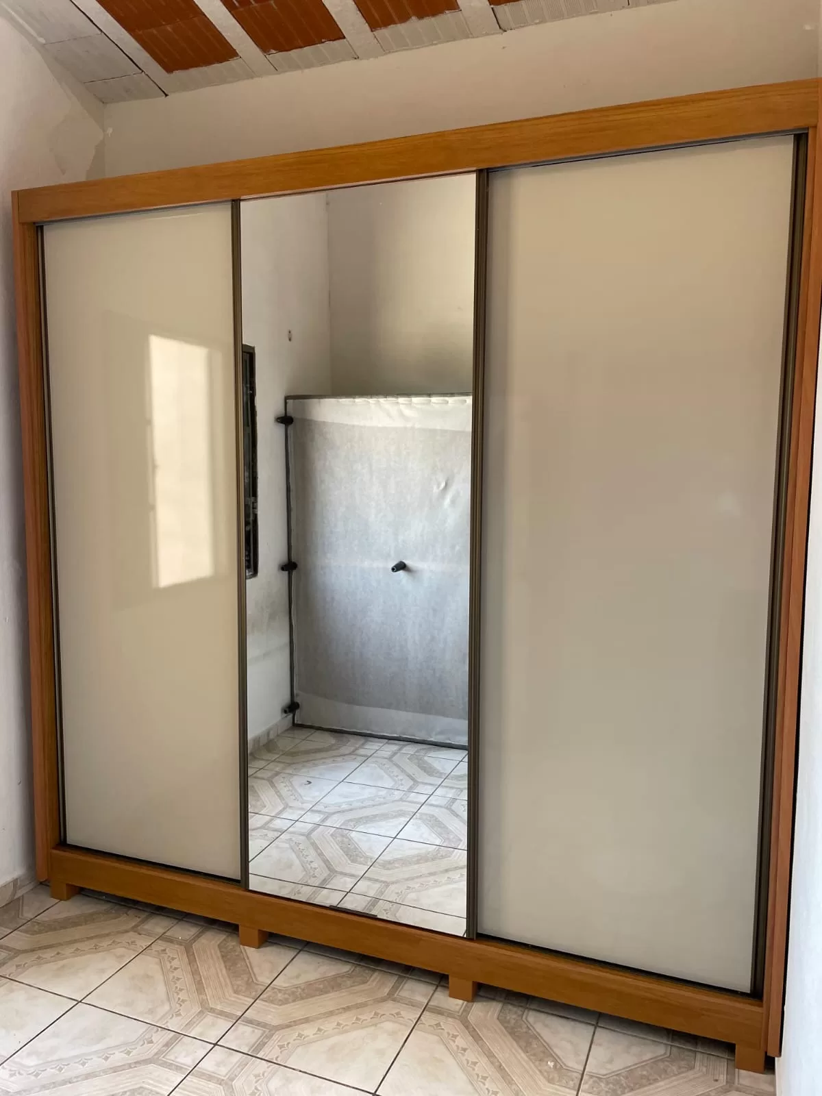 G.ROUPA SAN MARINO 100% MDF 2.35 CM