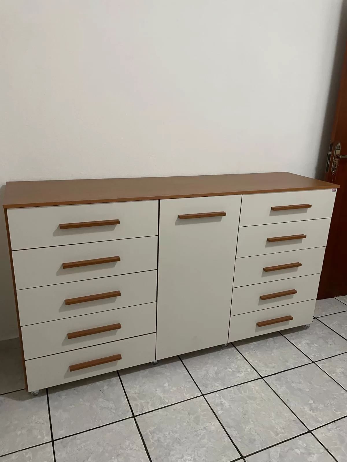 COMODA 10 GAVETAS IMPERIAL C/RODINHAS