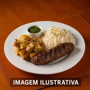 Kafta grelhada com batata libanesa, arroz árabe e molho verde